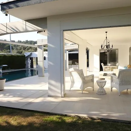 Alacati White Serenity Villa *